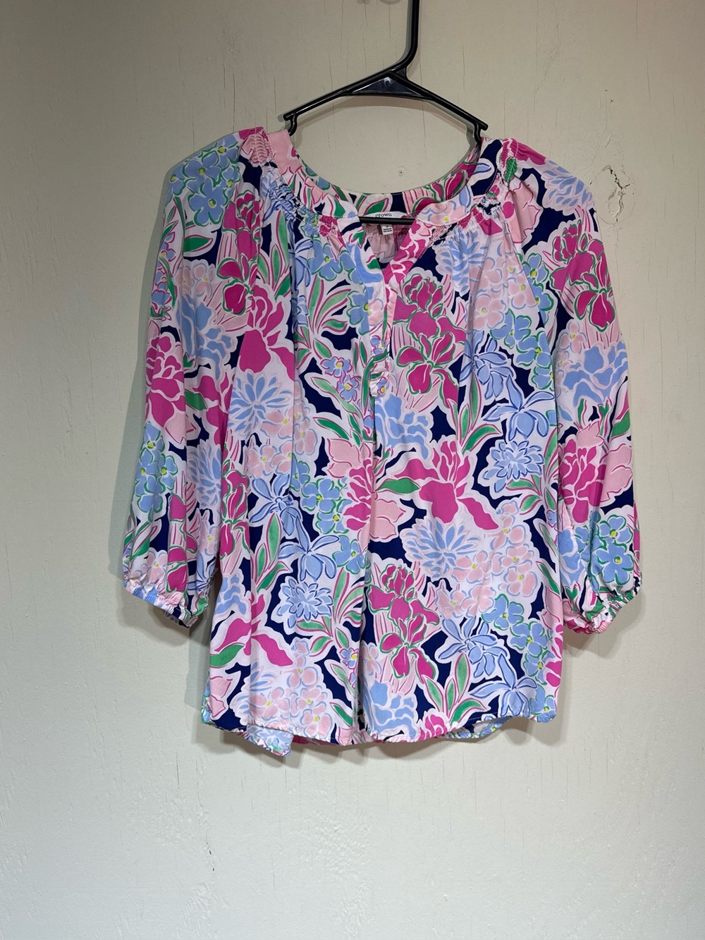 Crown & Ivy vibrant colorful floral 3/4 sleeve blouse size small